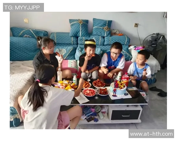 贝林厄姆球衣陪伴小生日男孩，B费晒照庆祝儿子5岁生日